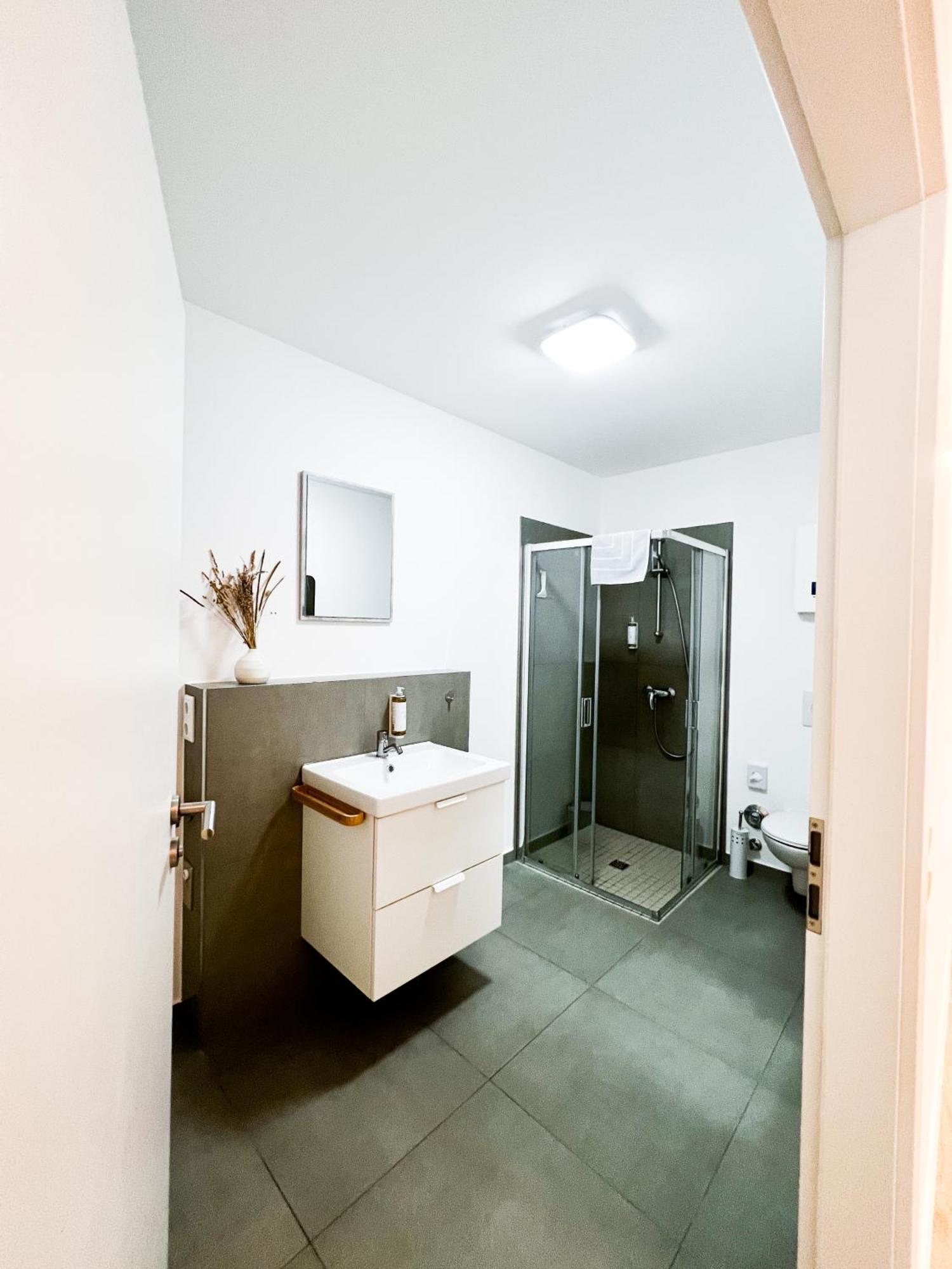 Qonroom - As Individual As You - Minden Kaiserstrasse חדר תמונה